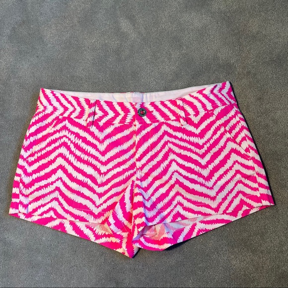 Lilly Pulitzer Pants - Pink and white Walsh short from Lilly Pulitzer